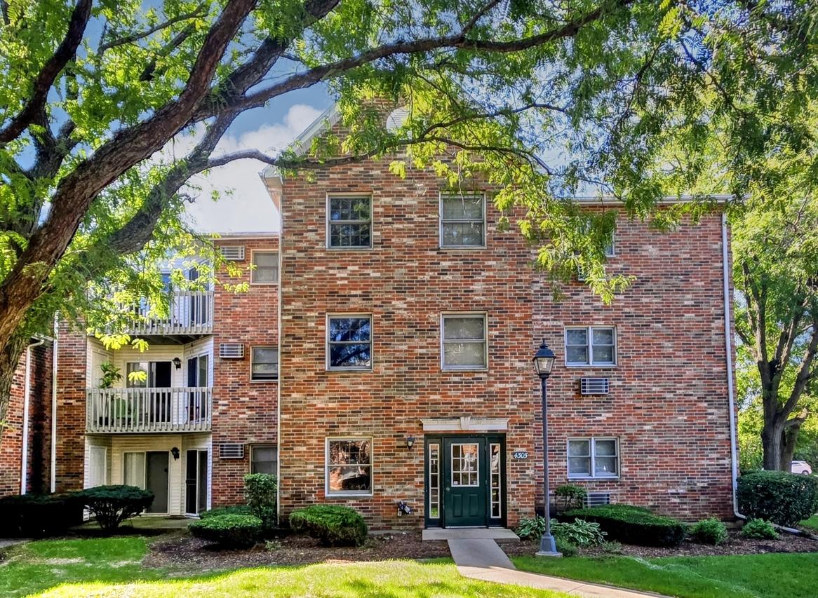 4305 Shamrock Ln. #3B, Mchenry, IL 60050