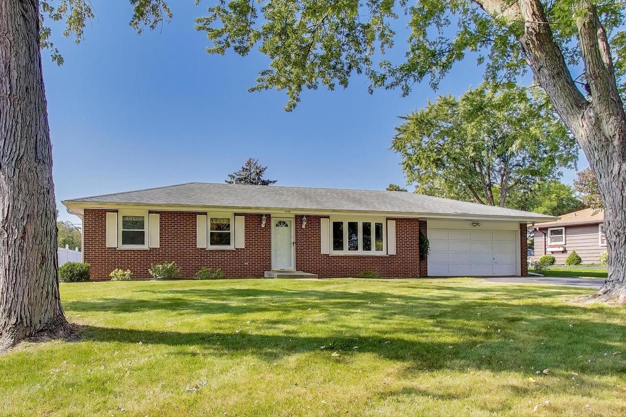 1031 Lindenwood Dr., Aurora, IL 60506