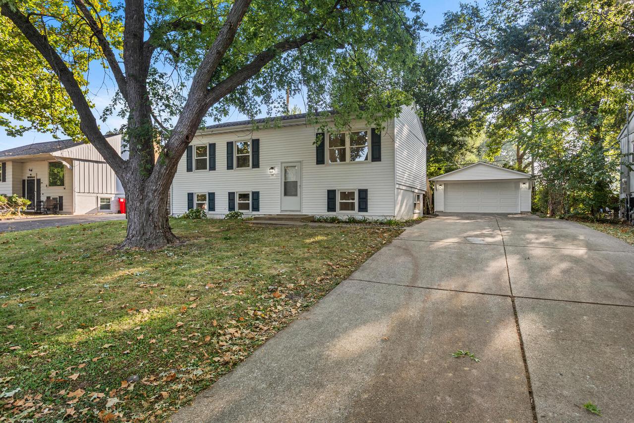 806 Scottsdale Dr., Champaign, IL 61821