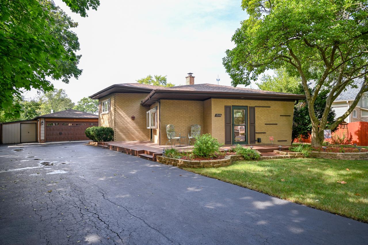 1310 S Lombard Ave., Lombard, IL 60148