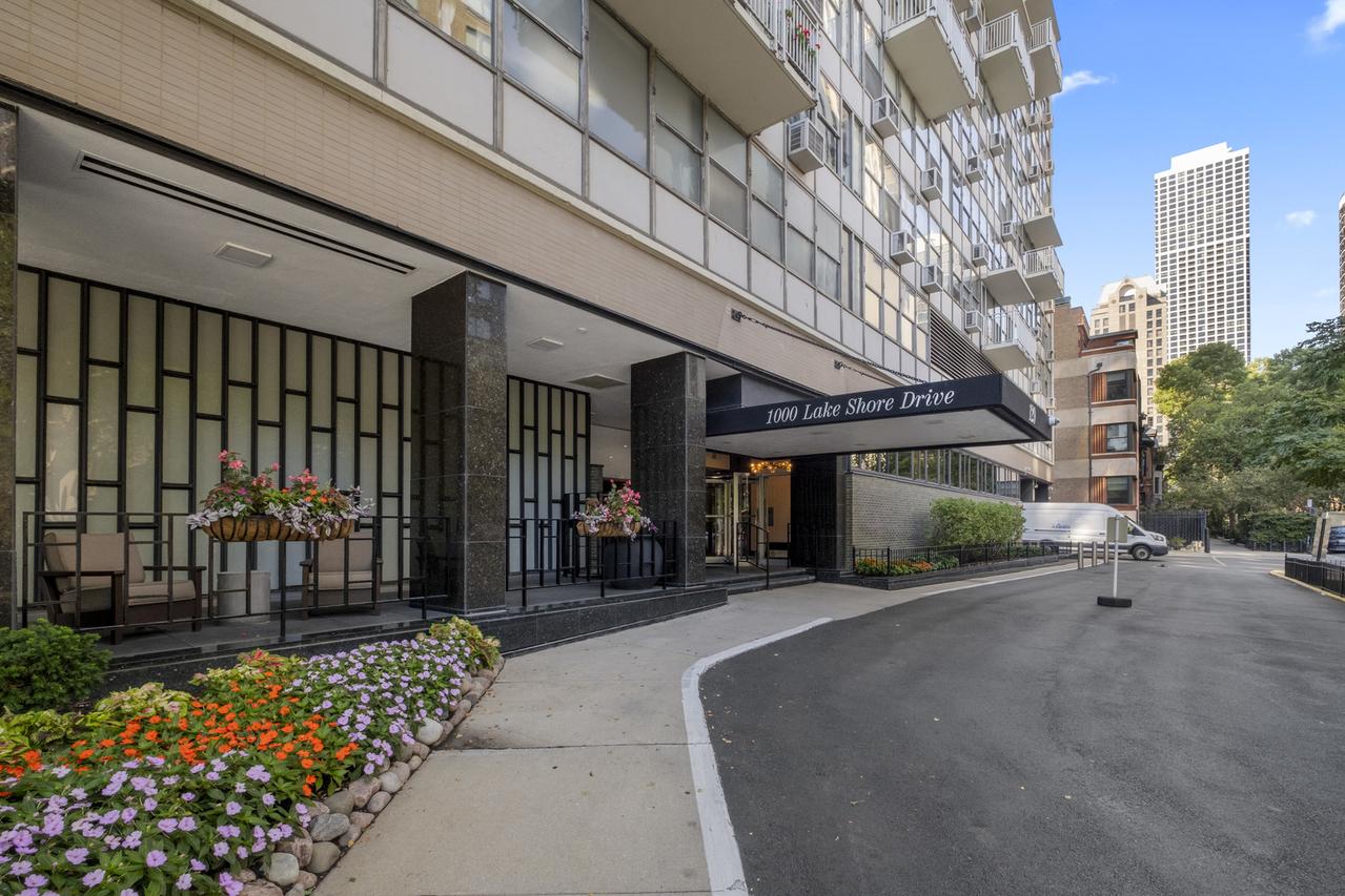 1000 N Lake Shore Dr. #1808, Chicago, IL 60611