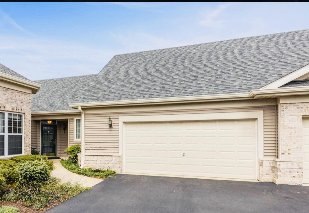 21546 Victory Lake Way, Crest Hill, IL 60403