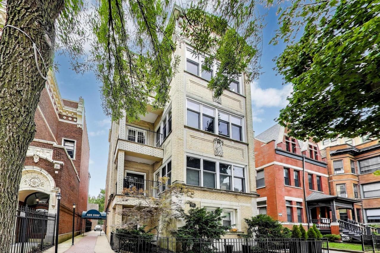 435 W Surf St. #4A, Chicago, IL 60657