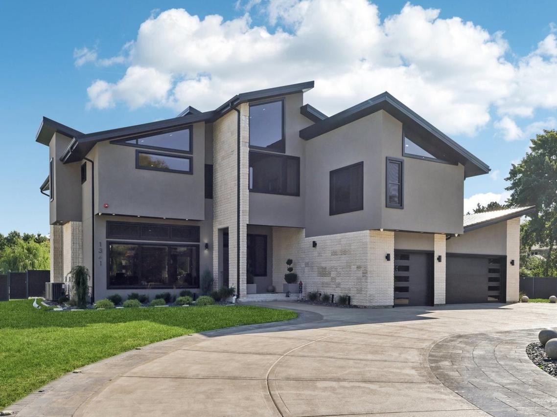 1341 Pfingsten Rd., Northbrook, IL 60062