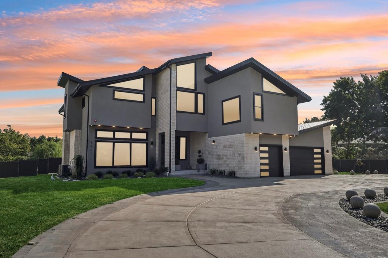 1341 Pfingsten Rd., Northbrook, IL 60062