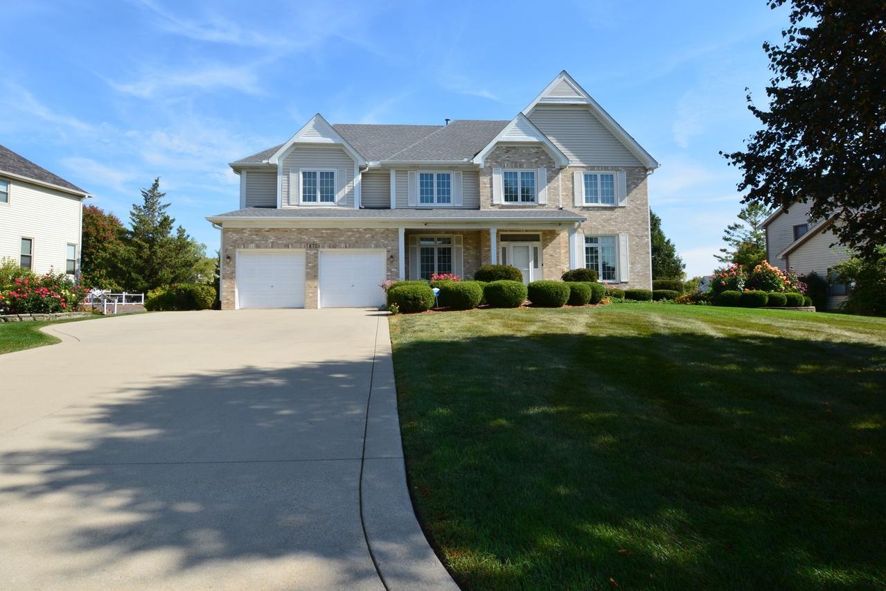 1475 Falcon Ln., Hoffman Estates, IL 60192