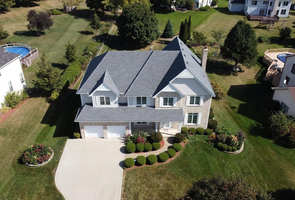 1475 Falcon Ln., Hoffman Estates, IL 60192