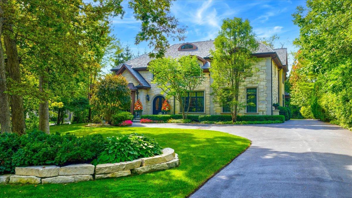 1098 Sheridan Rd., Highland Park, IL 60035