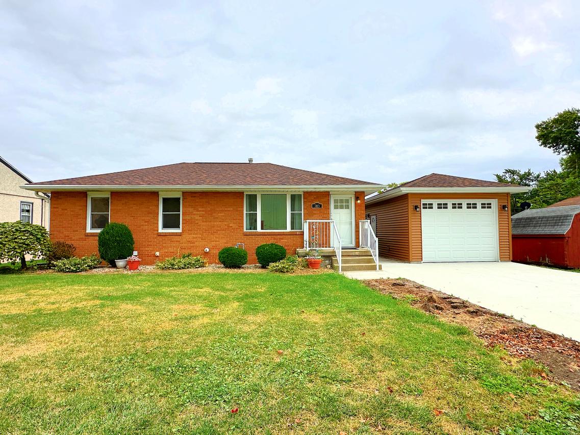 703 Iowa Ave., Streator, IL 61364