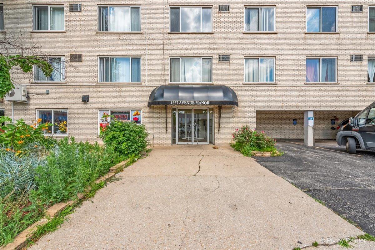 1227 S Harlem Ave. #514, Berwyn, IL 60402
