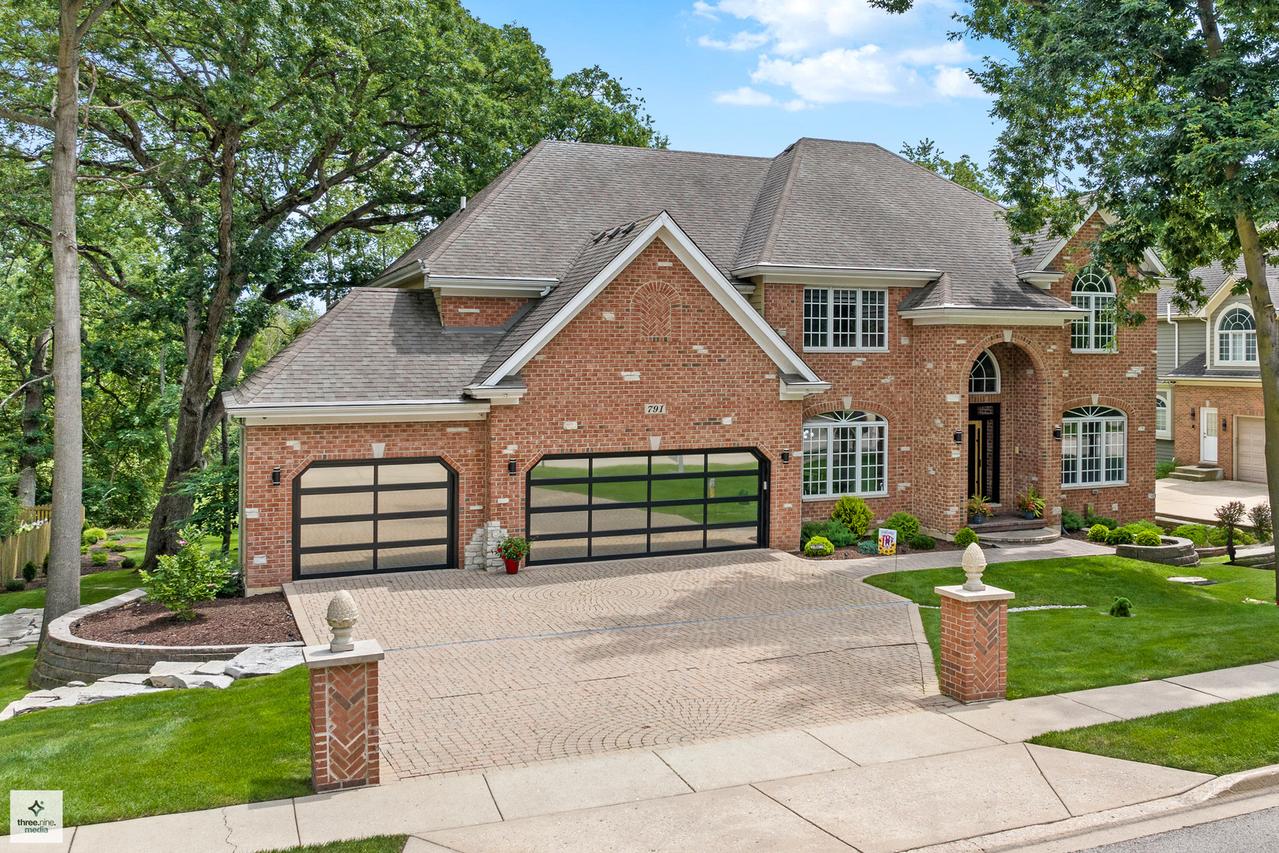 791 Reserve Ct., South Elgin, IL 60177