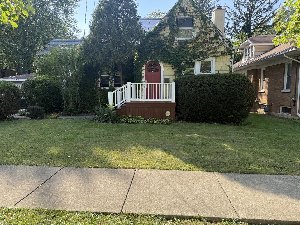 22 S Alfred Ave., Elgin, IL 60123