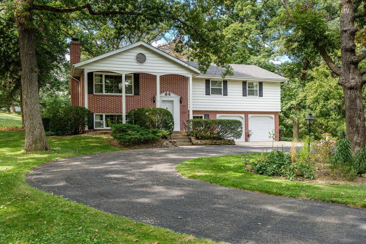 11752 Love Rd., Roscoe, IL 61073