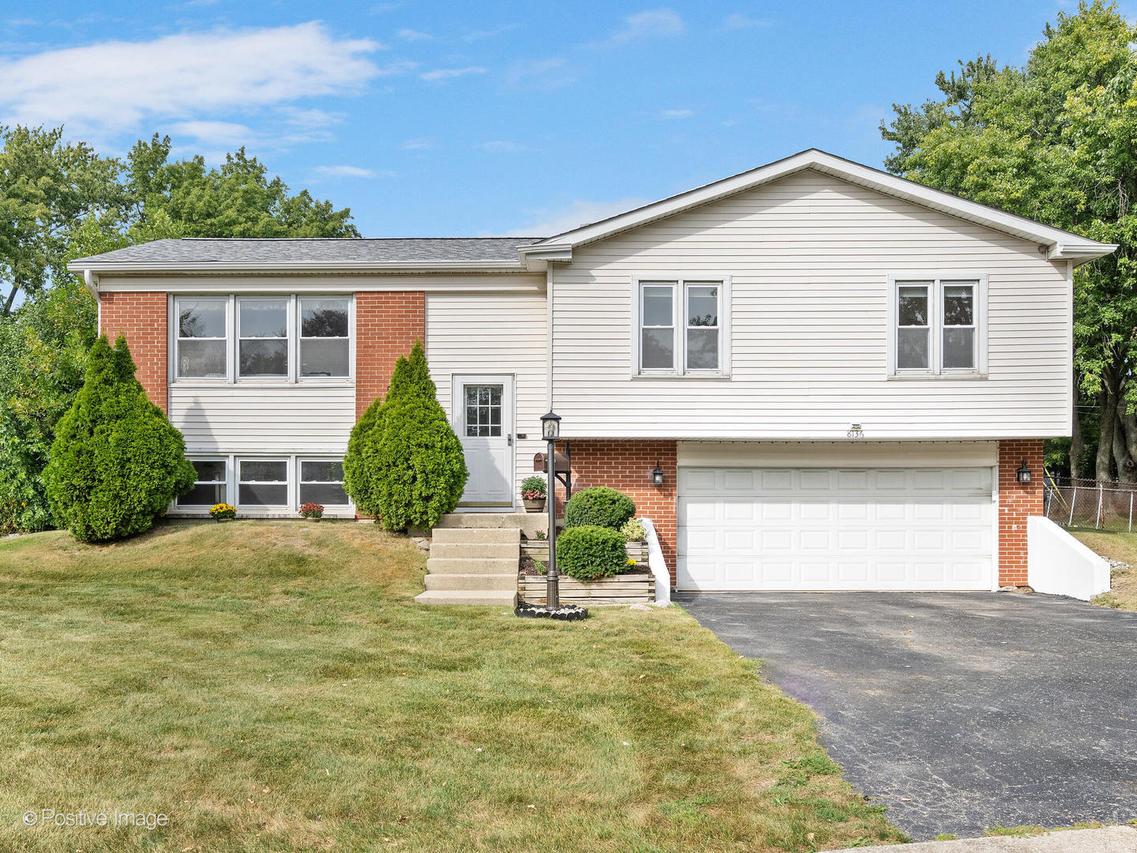 8136 Lindenwood Ln., Woodridge, IL 60517