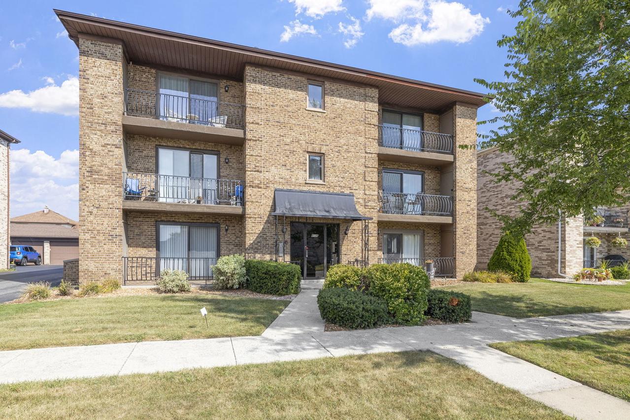 8136 168th Pl. #3E, Tinley Park, IL 60477