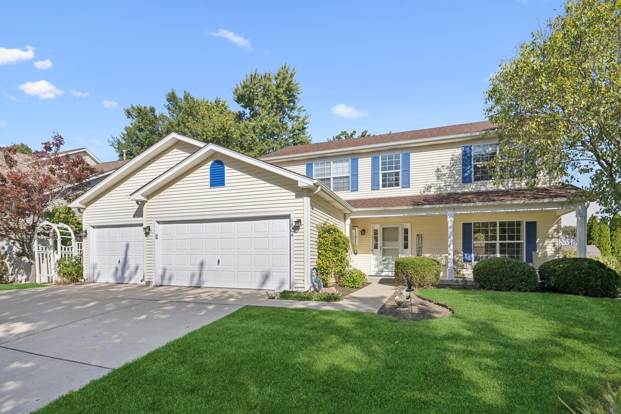 1804 Redwood Ln., Mchenry, IL 60051
