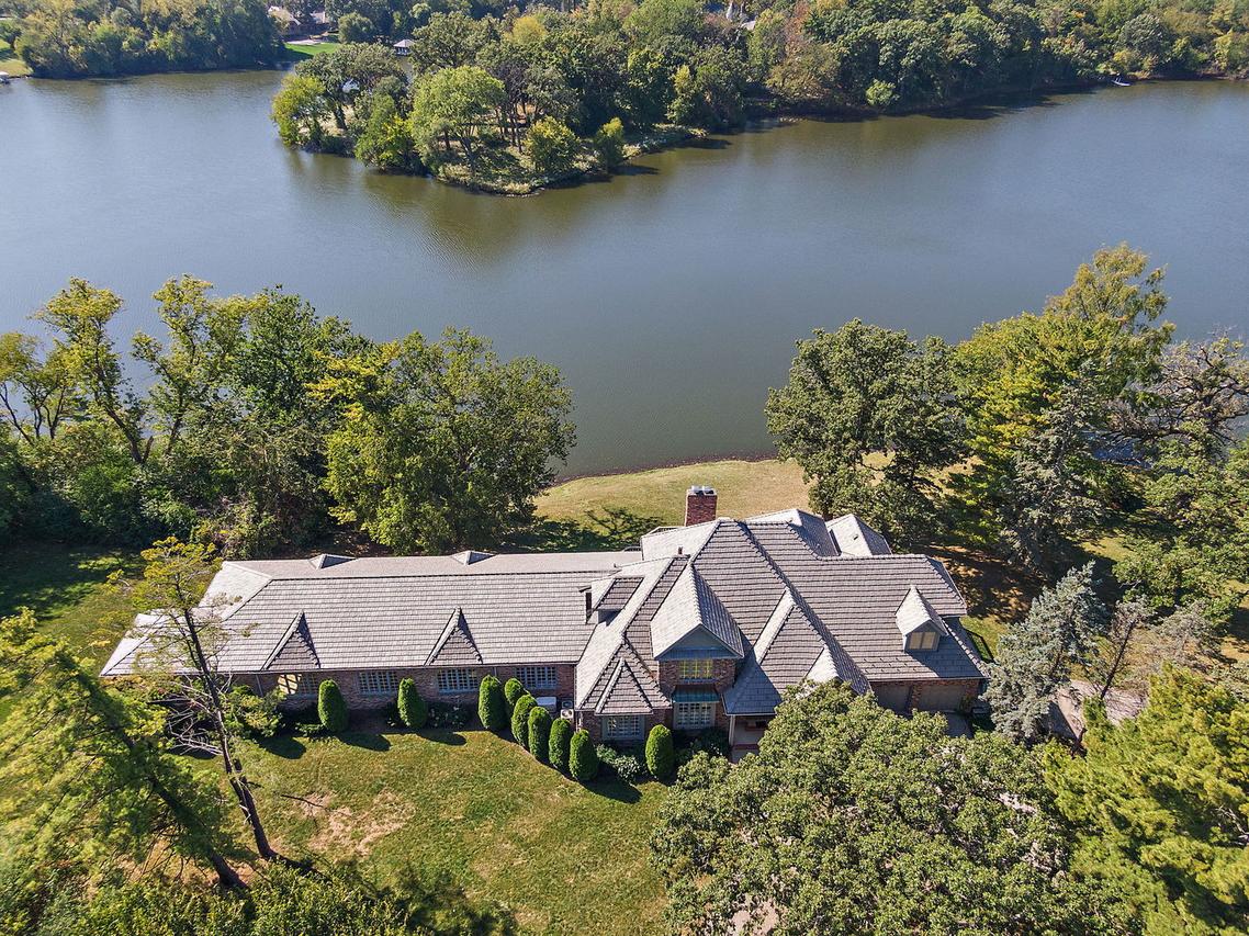 53 Hawthorne (rte 59) Rd., Barrington Hills, IL 60010