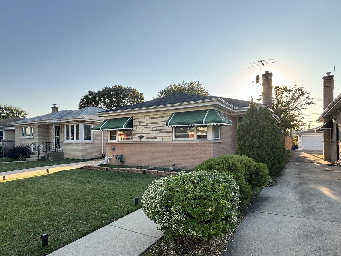 1910 S 24th Ave., Maywood, IL 60153