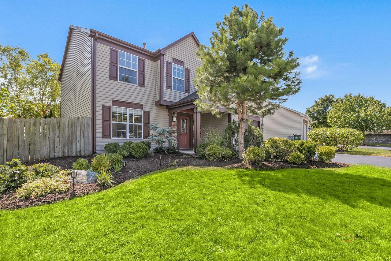 1349 Spalding Dr., Mundelein, IL 60060