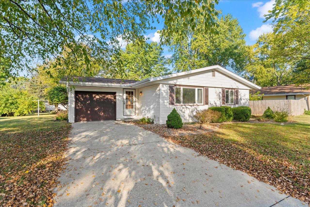 708 Jackson St., Monticello, IL 61856