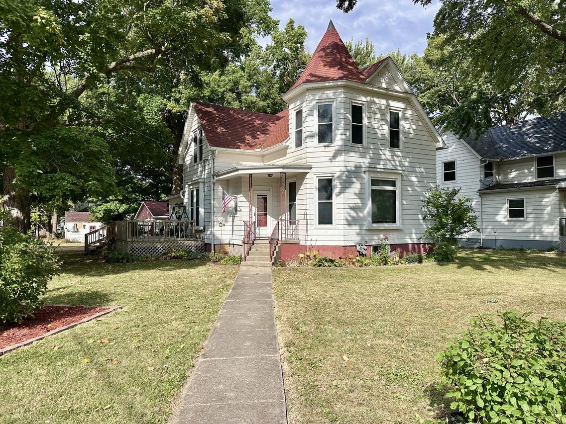 1201 2nd Ave., Sterling, IL 61081