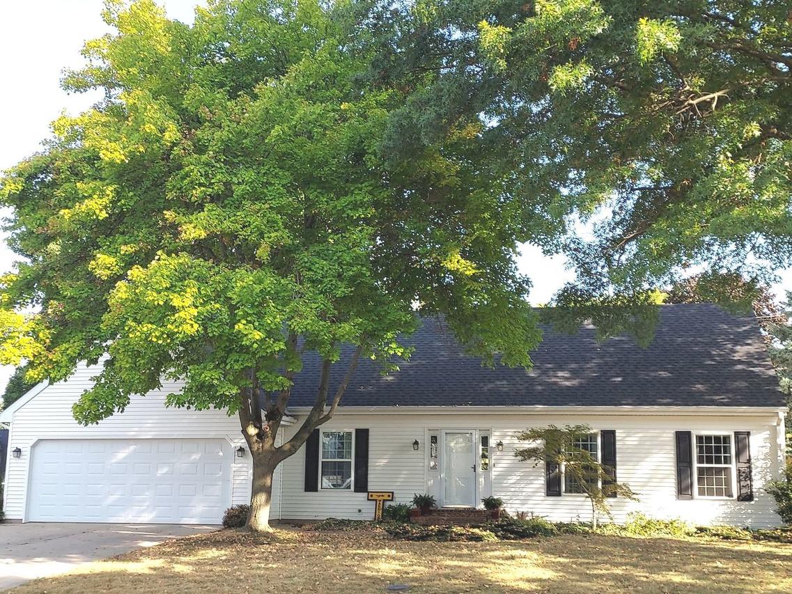 300 Eldorado Dr., Tuscola, IL 61953