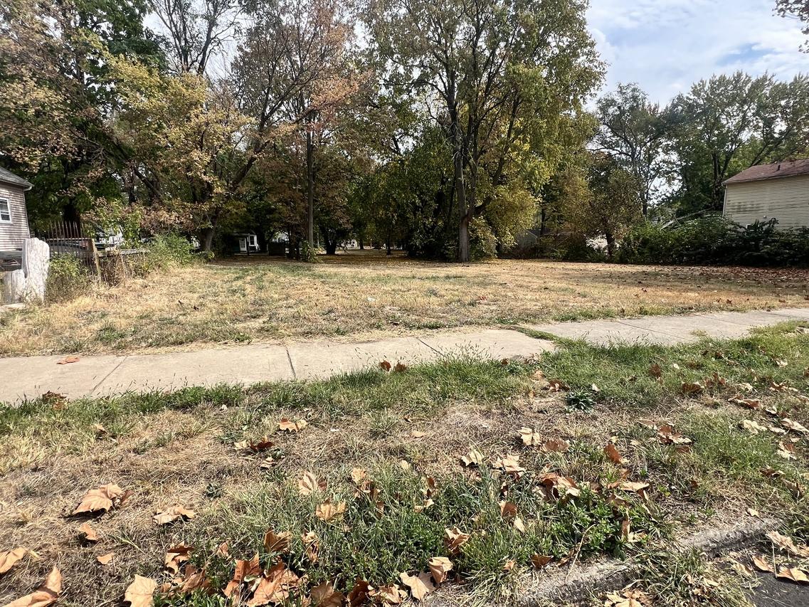 312 S Webster St., Peoria, IL 61605