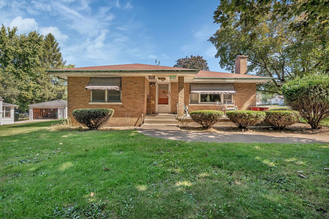 1030 Gardner St., Joliet, IL 60433