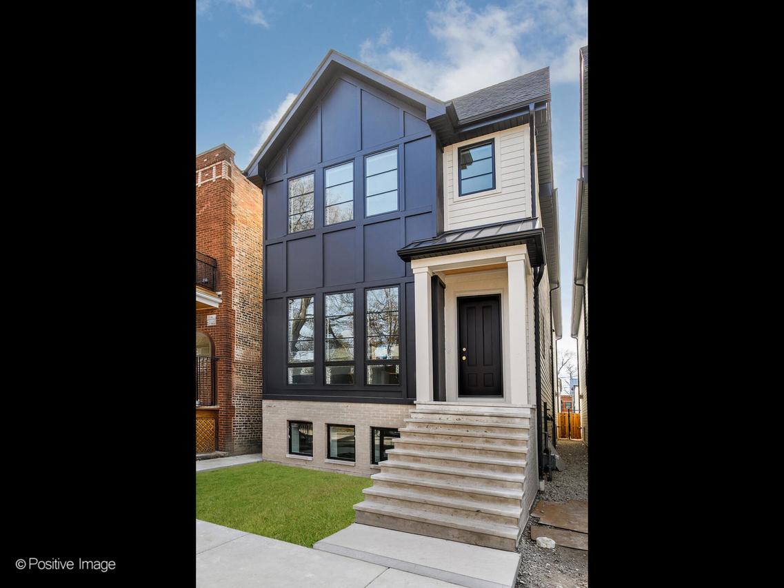 3302 N Hoyne Ave., Chicago, IL 60618