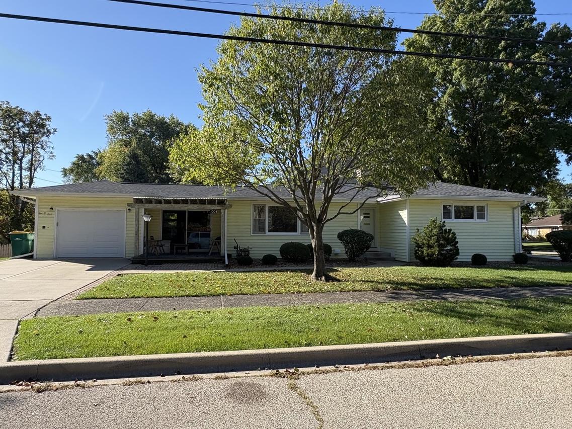 1004 Douglas St., Joliet, IL 60435