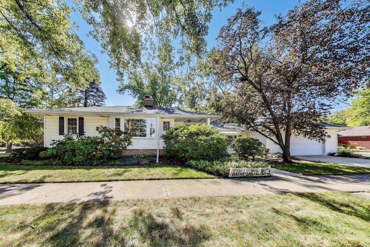 3800 Harrison Ave., Brookfield, IL 60513