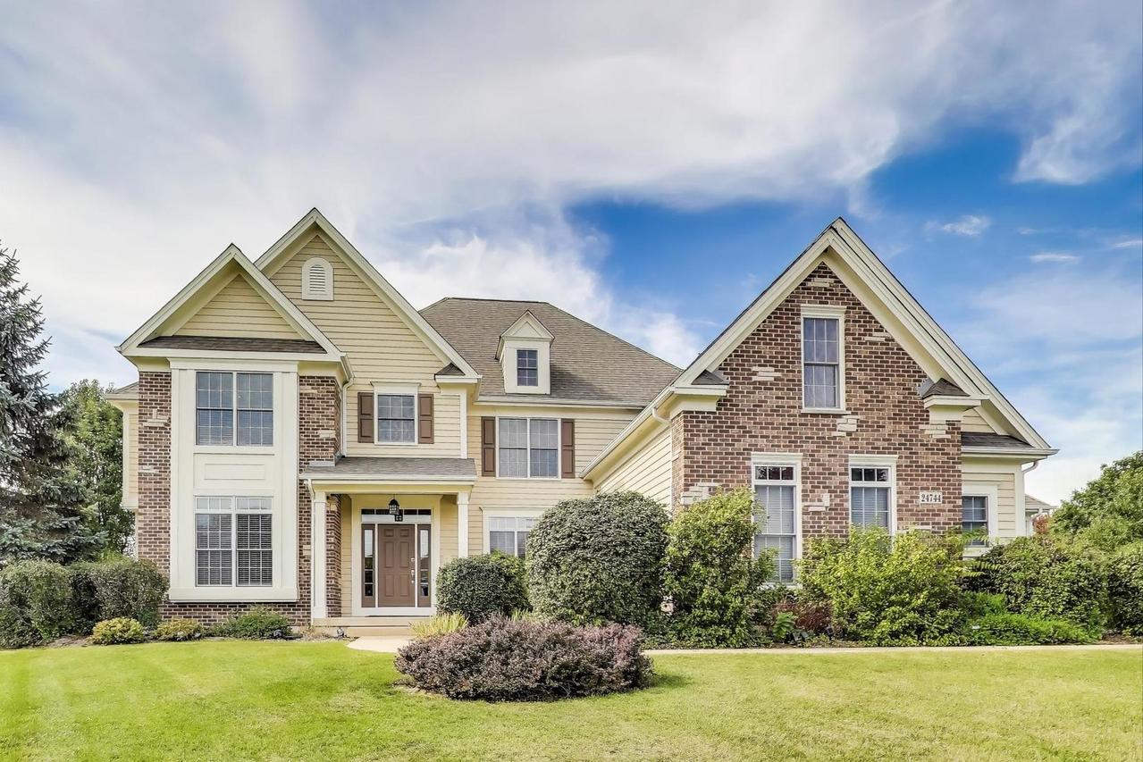 24744 N Golden Oat Cir., Cary, IL 60013