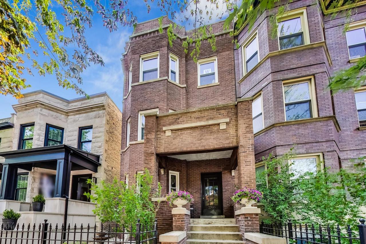 3760 N Wayne Ave., Chicago, IL 60613