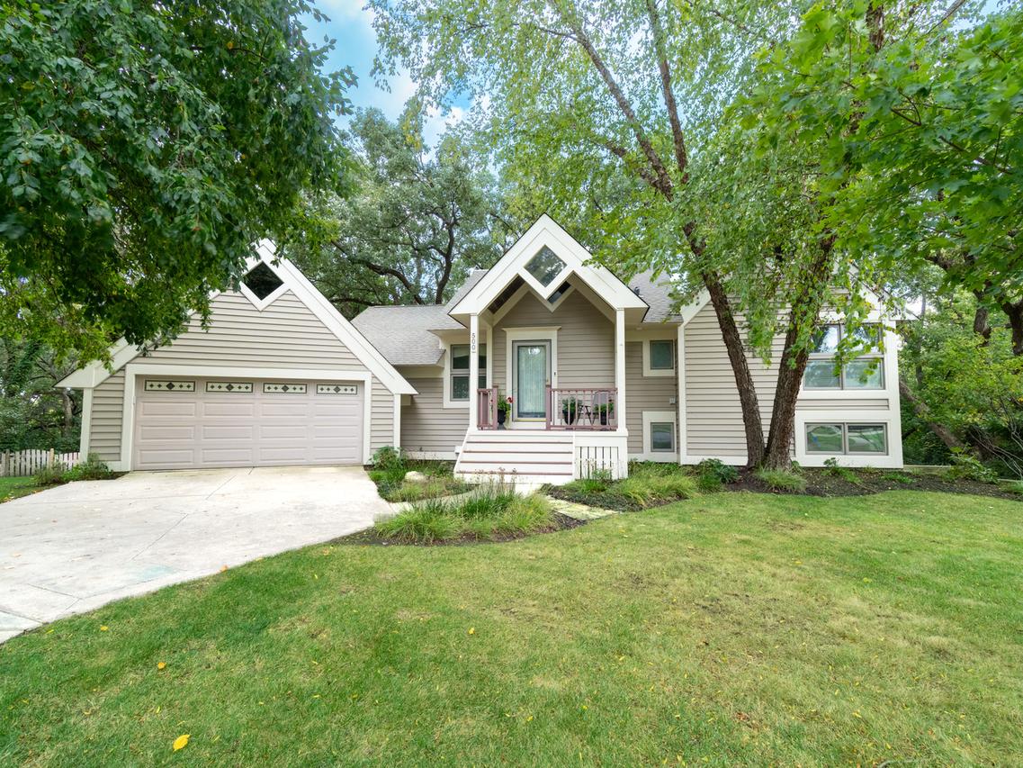 500 Tower Pl., Fox River Grove, IL 60021