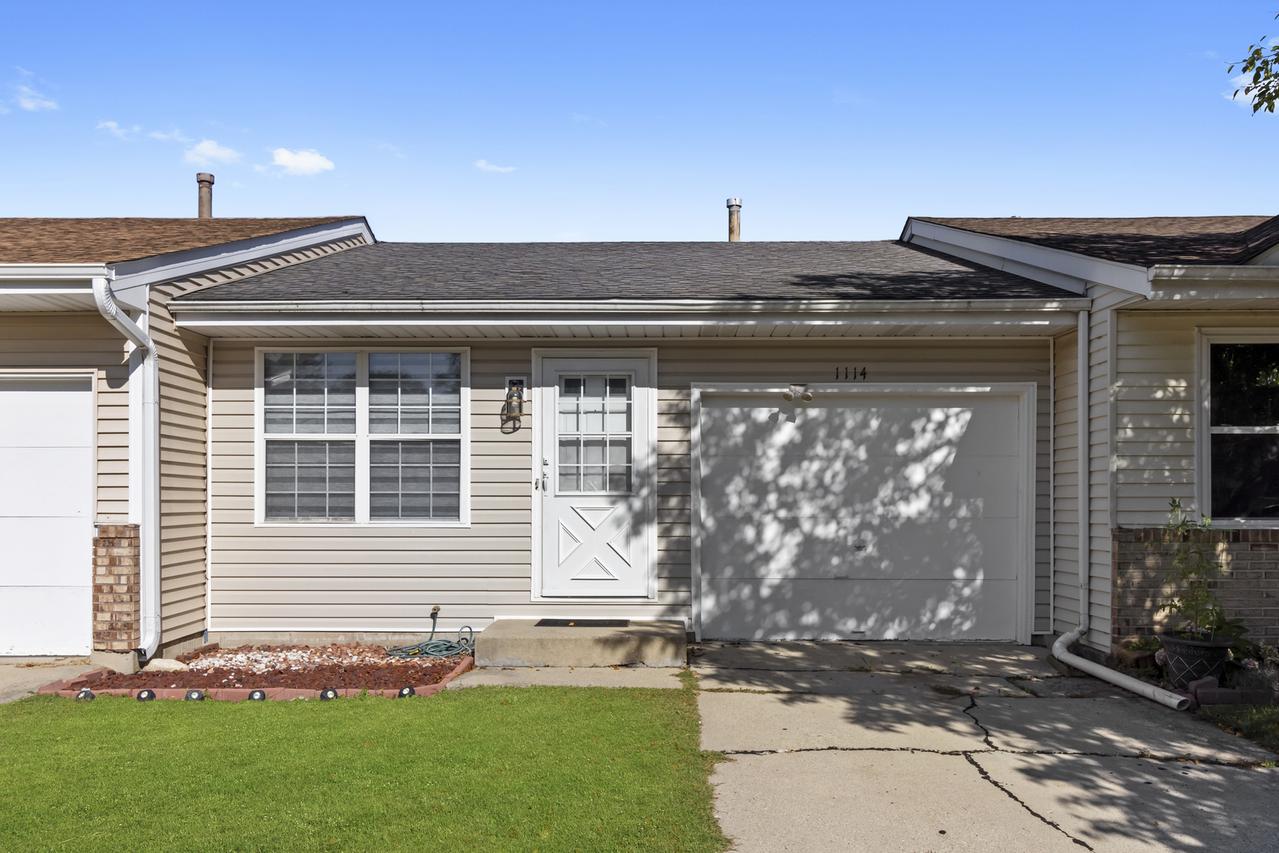 1114 Riverwood Dr., Algonquin, IL 60102