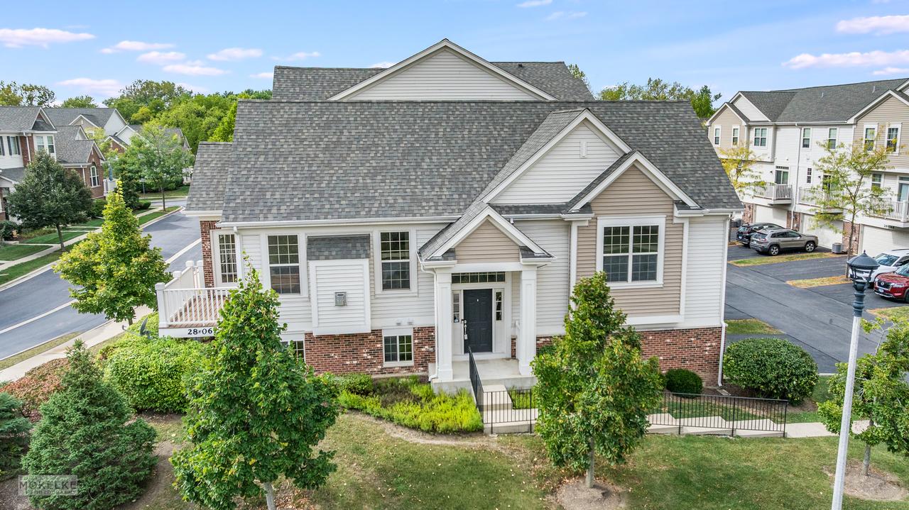 28W061 Woodland Dr., Winfield, IL 60190