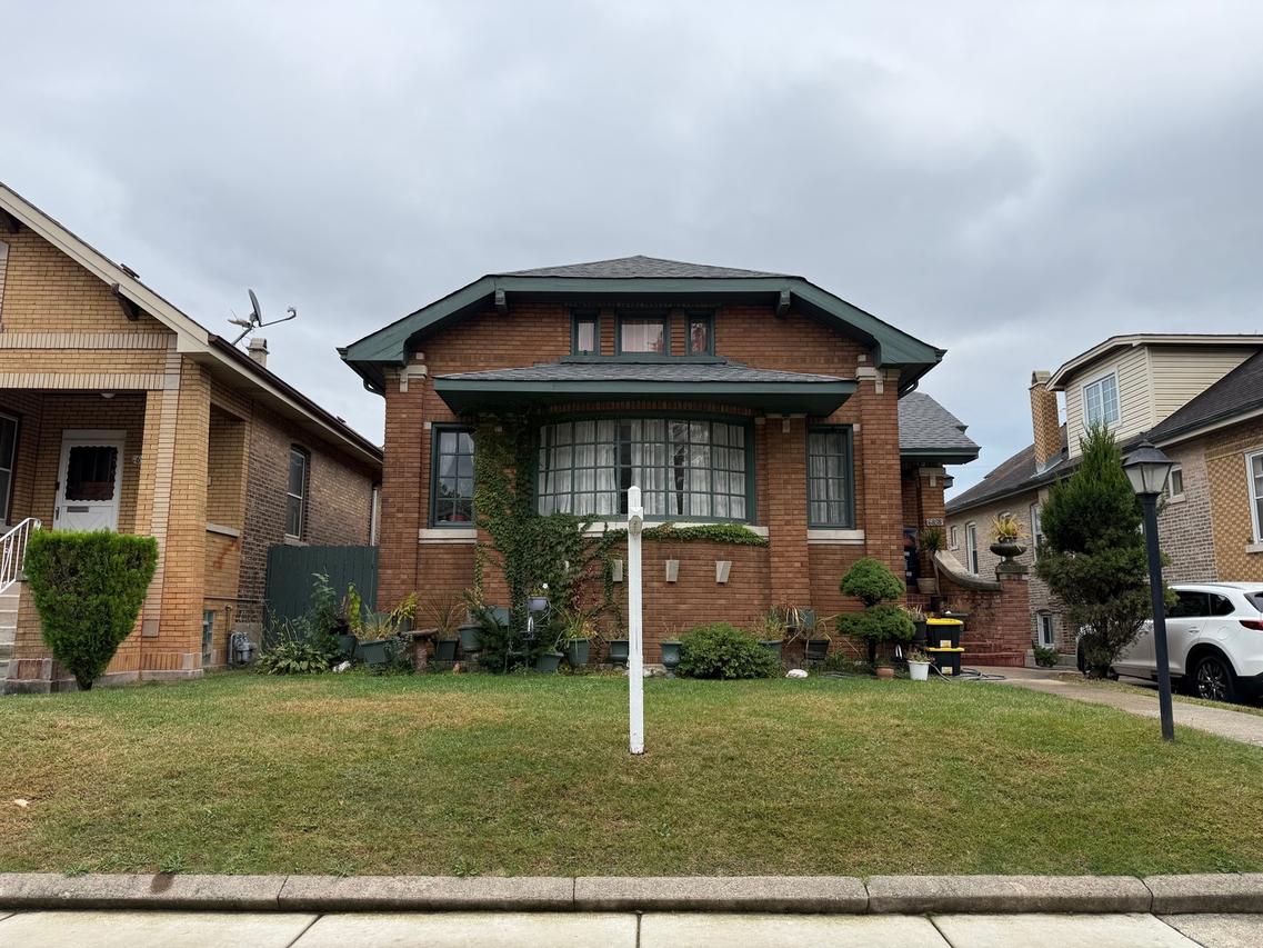 6858 Riverside Dr., Berwyn, IL 60402