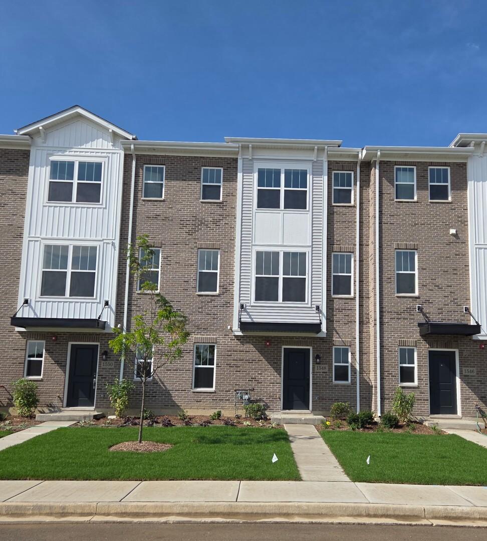 1548 Times Dr., Des Plaines, IL 60018