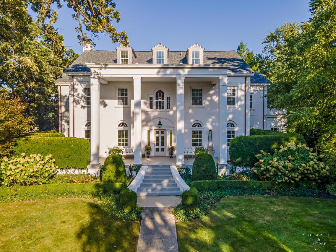 615 Lake Ave., Crystal Lake, IL 60014