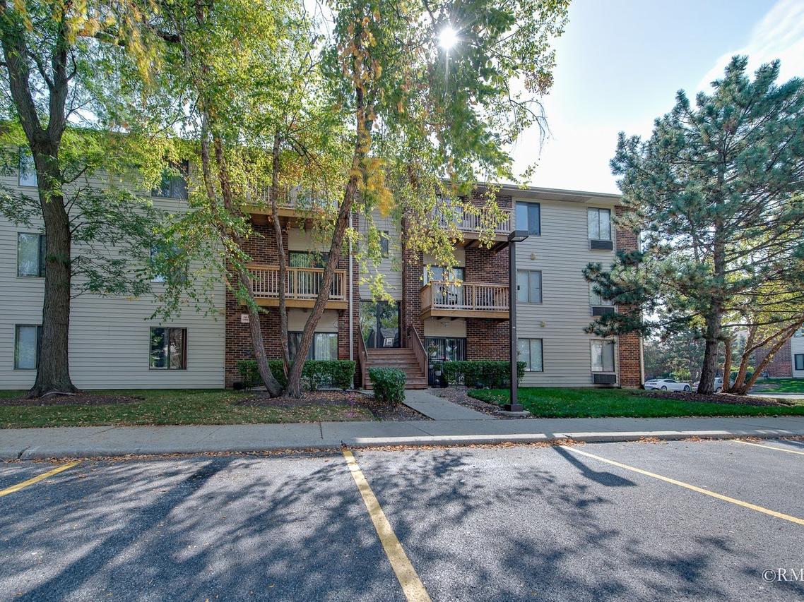 720 Prescott Dr. #209, Roselle, IL 60172