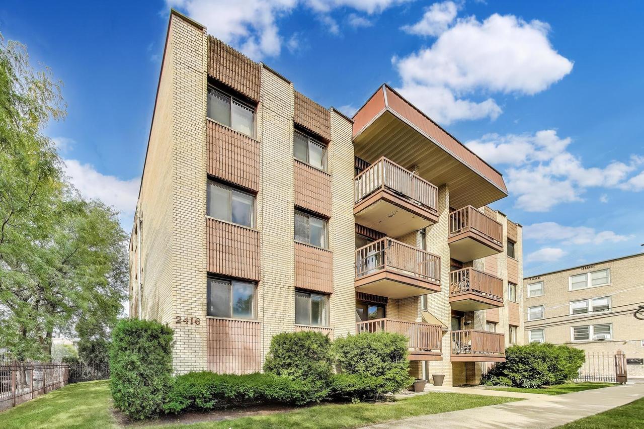2416 W Foster Ave. #2S, Chicago, IL 60625