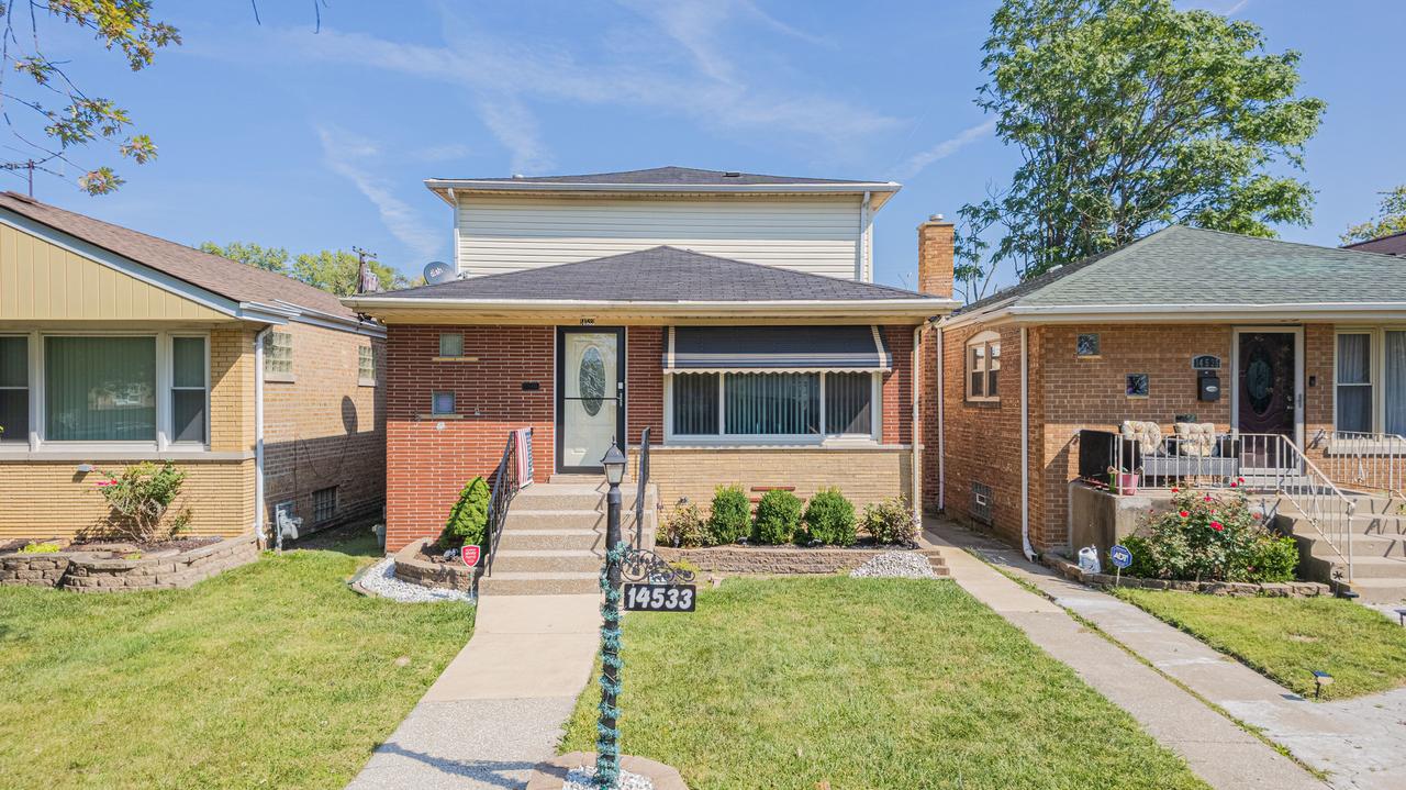 14533 Myrtle Ave., Harvey, IL 60426