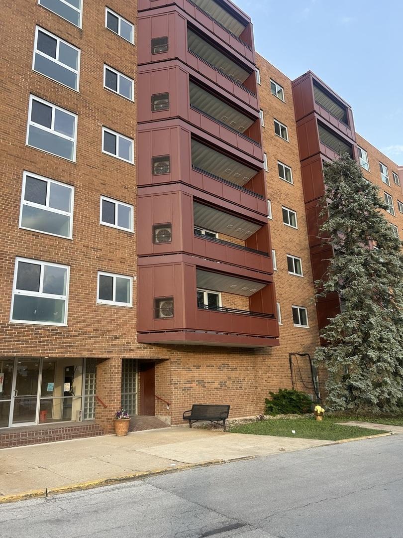 200 Park Ave. #427, Calumet City, IL 60409