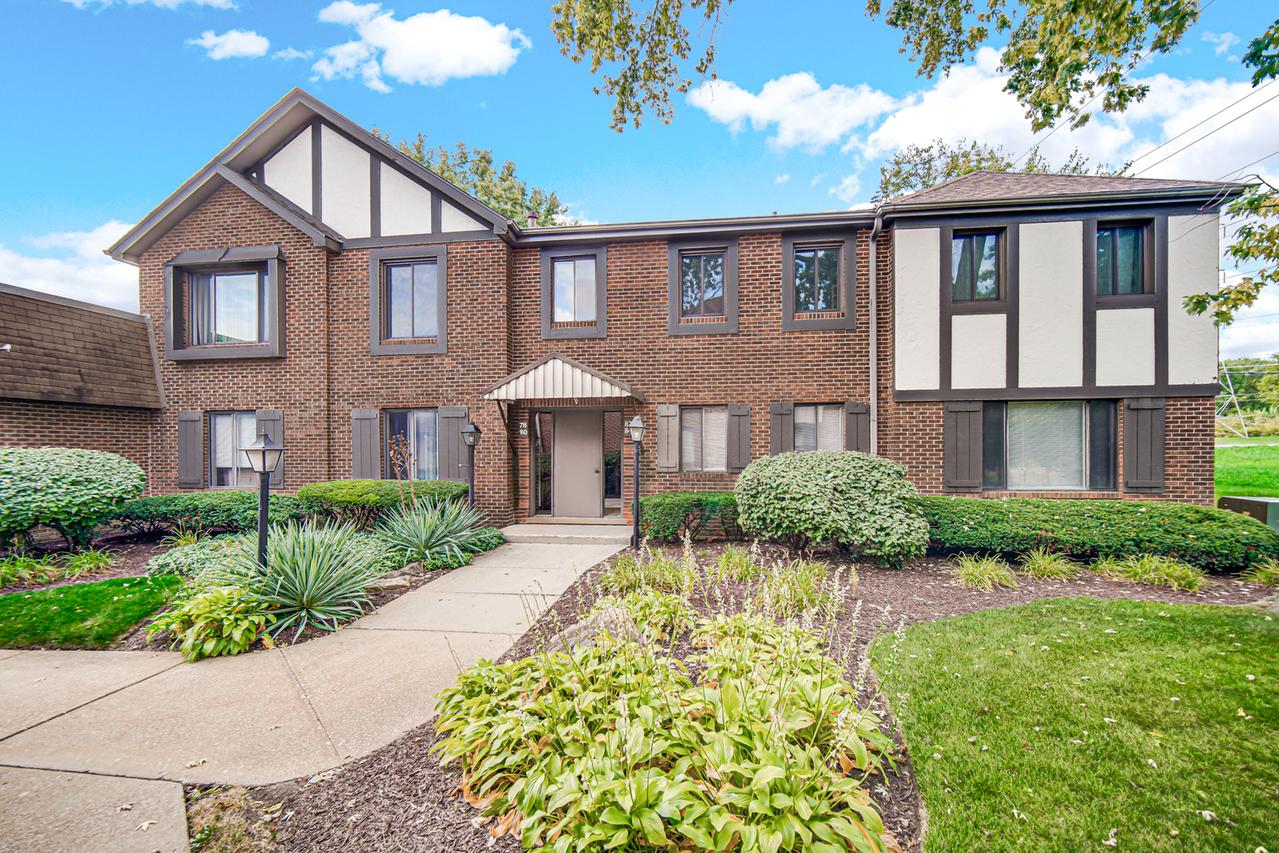 82 Parliament Dr. #118, Palos Heights, IL 60463