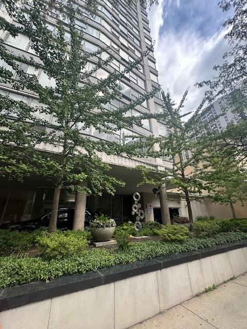 5757 N Sheridan Rd. #18J, Chicago, IL 60660