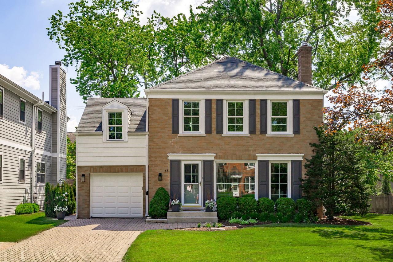 27 Iroquois Dr., Clarendon Hills, IL 60514