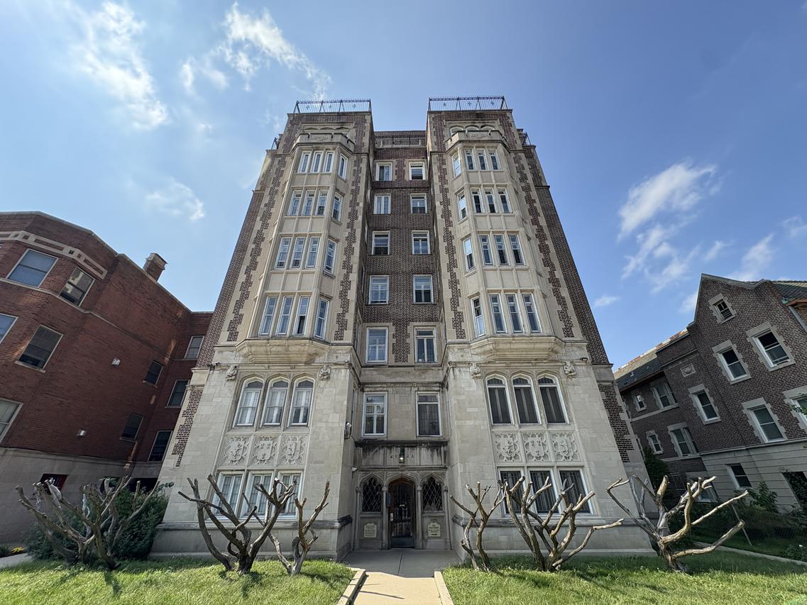 6922 S Jeffery Blvd. #3S, Chicago, IL 60649