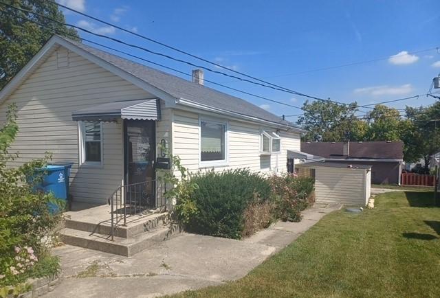 1902 1/2 Cora St., Crest Hill, IL 60403
