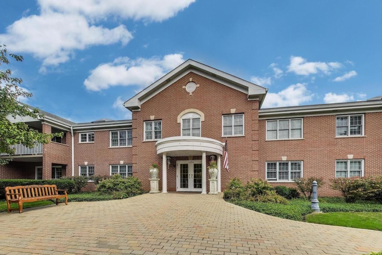 1234 Depot St. #203, Glenview, IL 60025