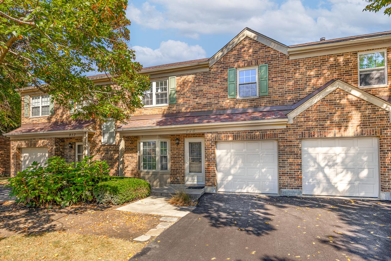 915 Carlisle Ave., Westmont, IL 60559